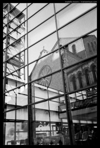 Biblioteca Facultat Comunicació i Relacions Internacionals Blanquerna - Universitat Ramon Llull, Barcelona